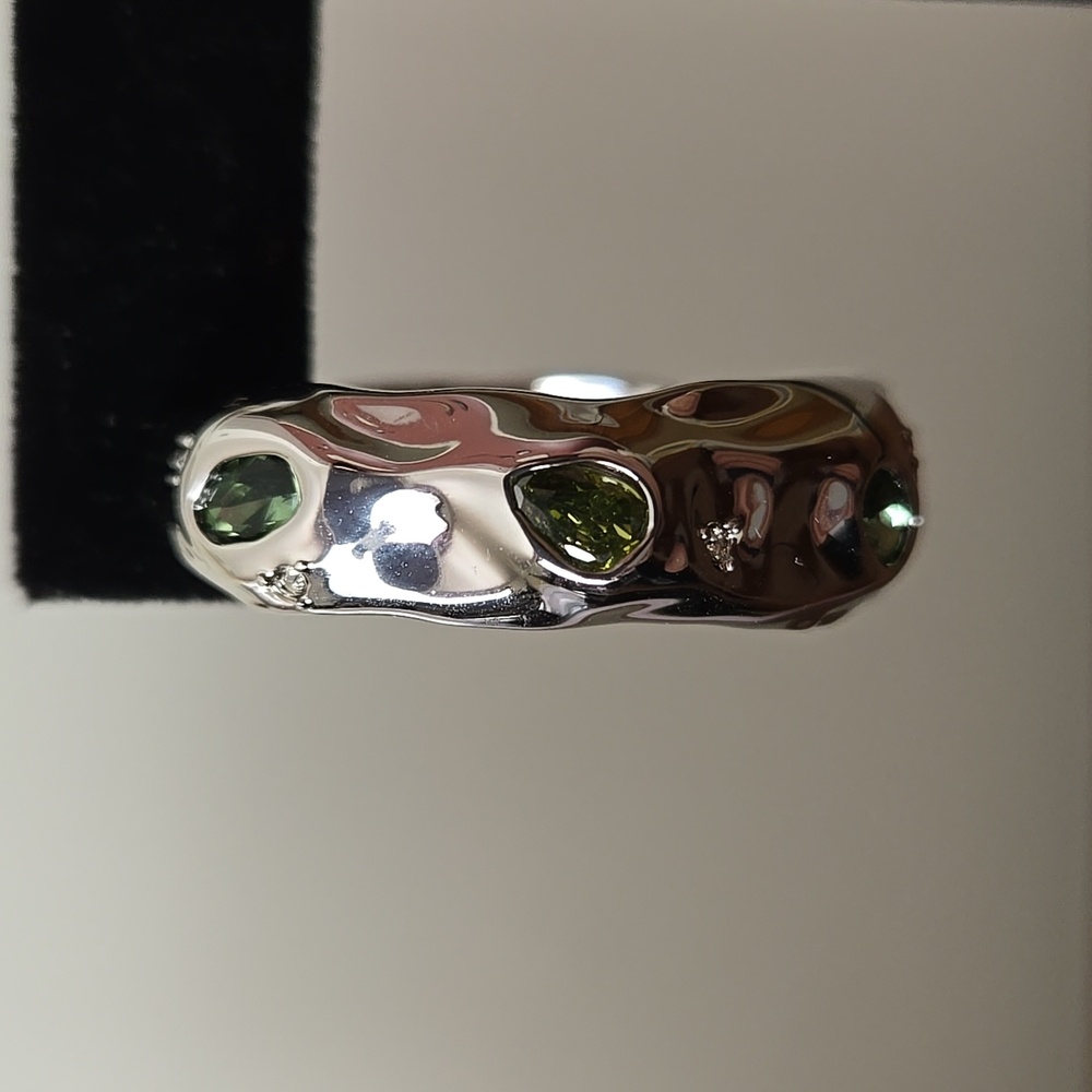 ALEXIS BITTAR - NWOT Green Stone Crumpled Hoop Earrings - Picture 3 of 7